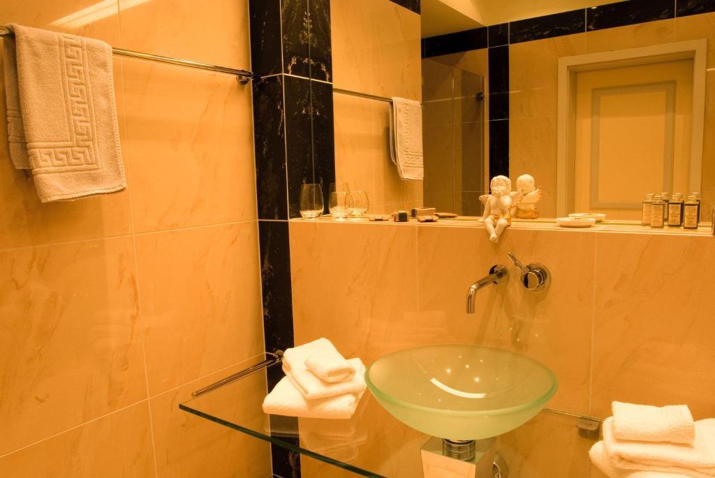 Romantik Hotel Landhaus Liebefeld Koniz Oda fotoğraf